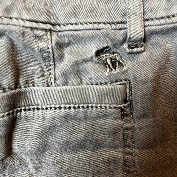 Abercrombie Kids Girl's 8 Cut Off Cargo Short - Picture 4 of 5